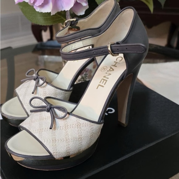 CHANEL Black and Cream Sandals - Picture 1 of 6